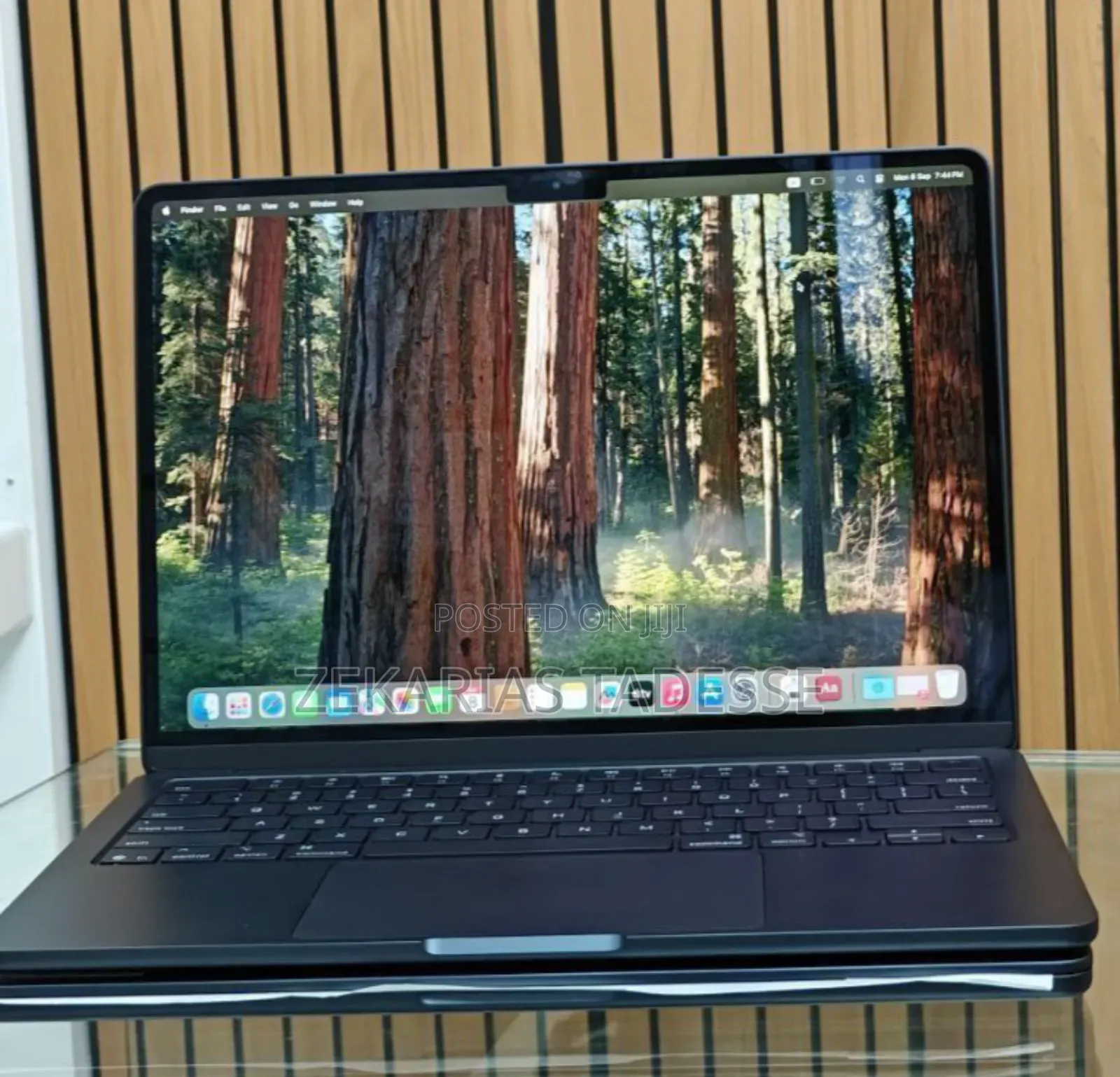 New Laptop Apple MacBook Air 2024 M3 13-Inch 8GB Apple M3 SSD 256GB