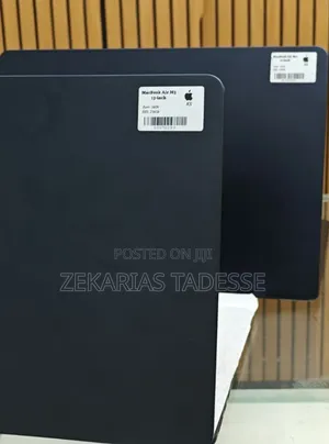 New Laptop Apple MacBook Air 2024 M3 13-Inch 8GB Apple M3 SSD 256GB