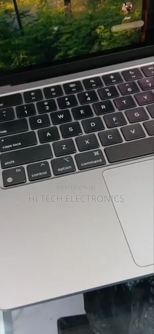 Photo - New Laptop Apple MacBook Air 2022 M2 8GB Apple M2 SSD 256GB