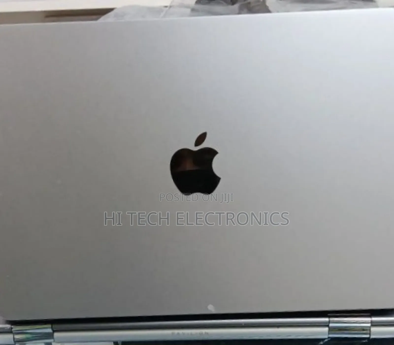 New Laptop Apple MacBook Air 2022 M2 8GB Apple M2 SSD 256GB