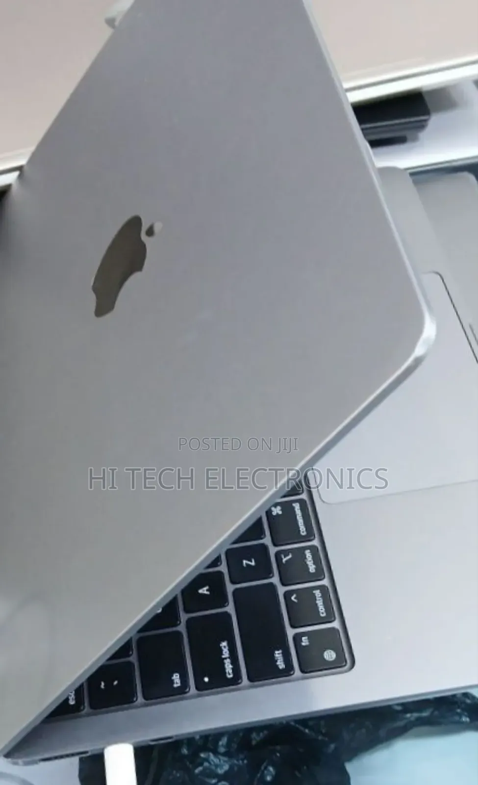 New Laptop Apple MacBook Air 2022 M2 8GB Apple M2 SSD 256GB