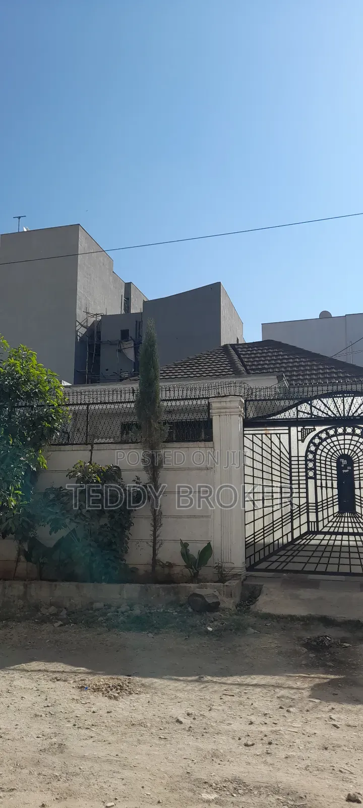 8bdrm House in Haile Garment, Nifas Silk-Lafto for sale