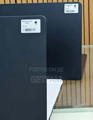 New Apple MacBook Air 2024 M3 13-Inch 8GB Intel Core M3 SSD 256GB