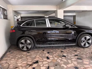 Photo - New Mercedes-Benz EQE EQE 500 4MATIC AWD 2024 Blue