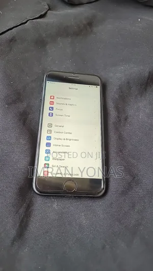 New Apple iPhone 7 32 GB Black