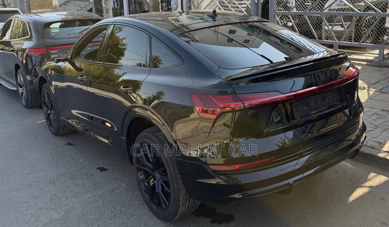 New Audi Q8 Premium 2024 Black