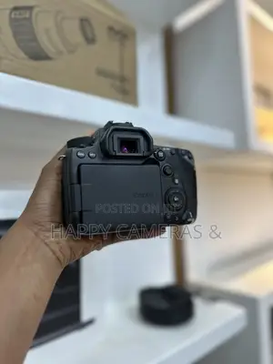 Canon Eos 90d 18-135mm Usm DSLR Camera