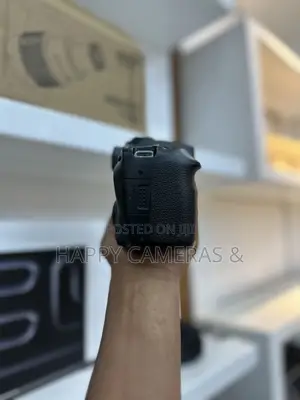 Canon Eos 90d 18-135mm Usm DSLR Camera