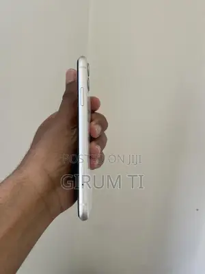 Apple iPhone 11 64 GB White