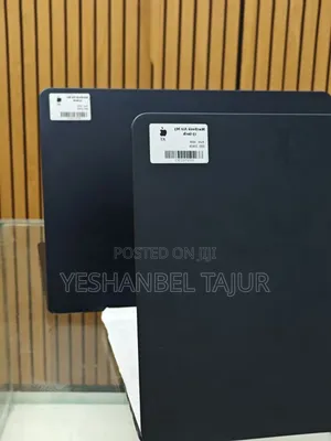 New Laptop Apple MacBook Air 2024 M3 13-Inch 8GB Apple M3 SSD 256GB