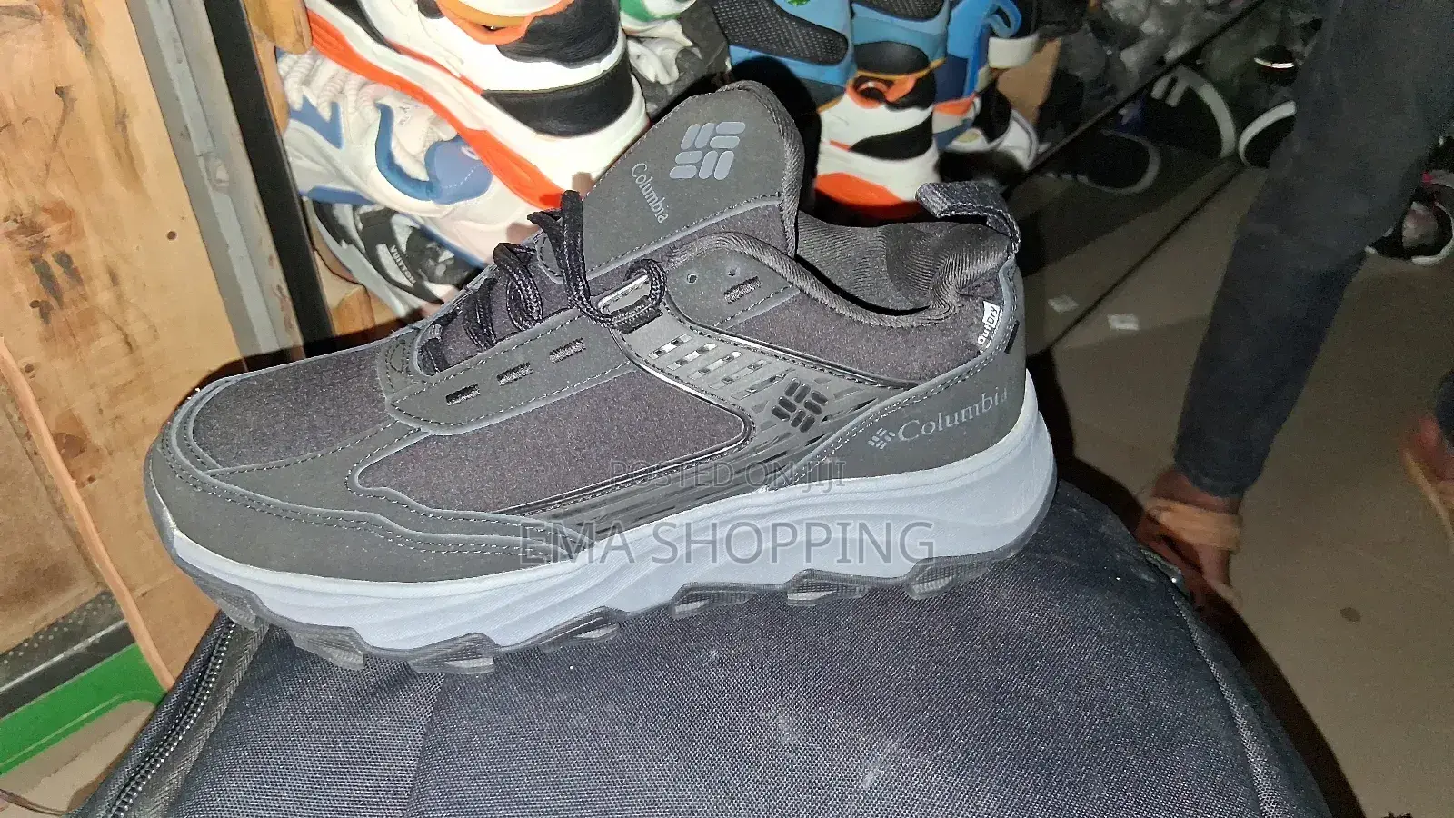 Columbia Men's Hatana Max Outdry Hiking Shoes.