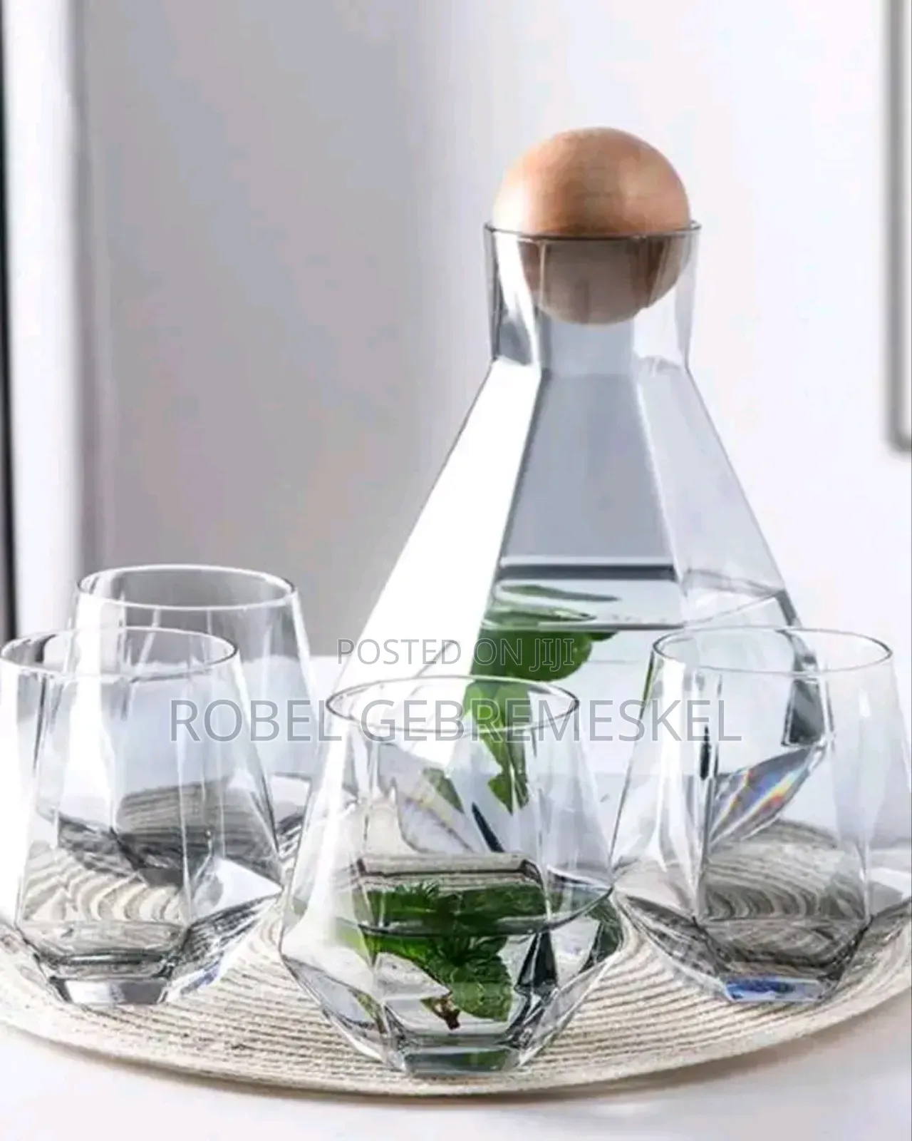 7pcs Glass Water Set ውብ የሆነ የውሃ እንዲሁም ፈሳሽ መጠጦች ማቅረቢያ