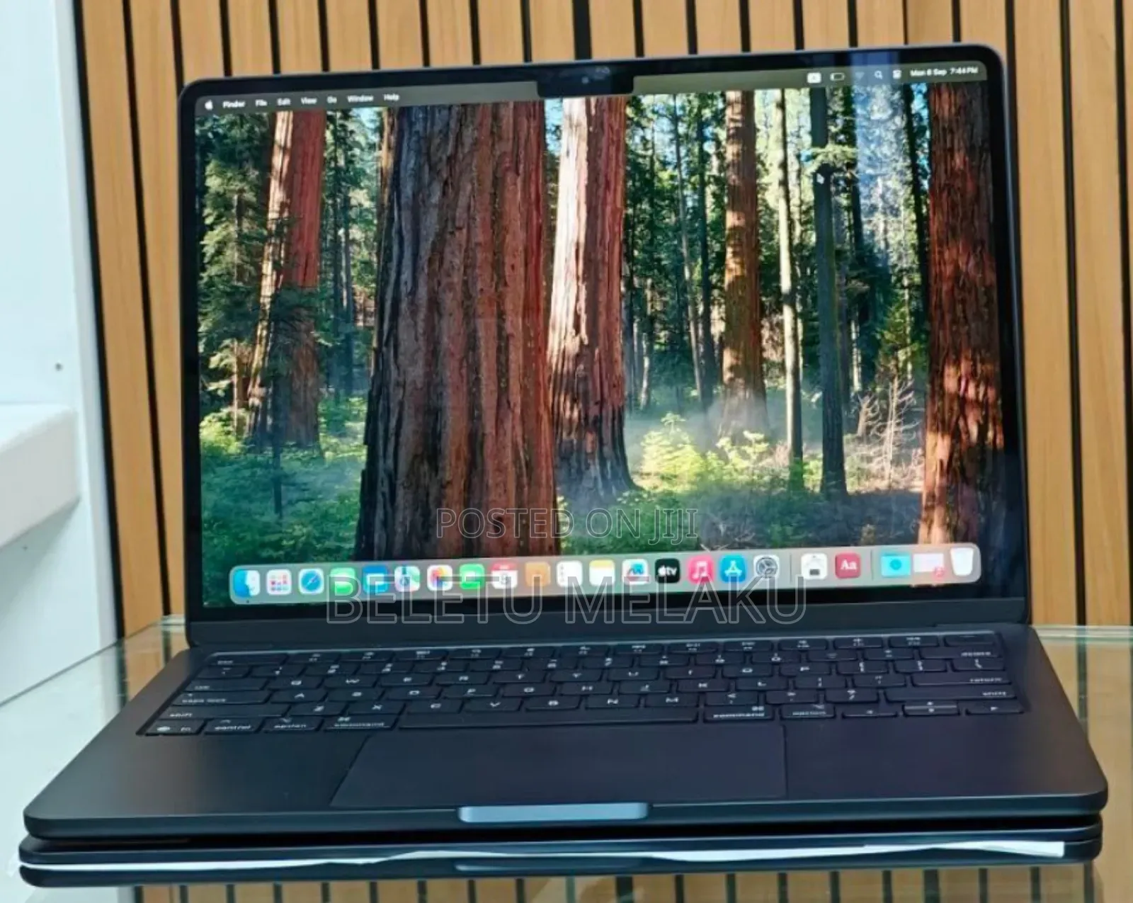 New Laptop Apple MacBook Air 2024 M3 13-Inch 8GB Apple M3 SSD 256GB