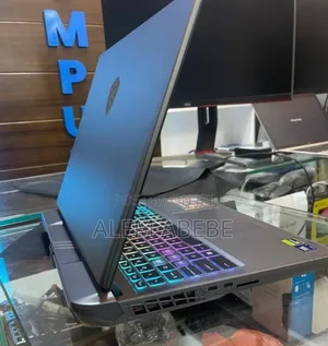 New Laptop MSI Vector 16 HX AI A2XWIG 16GB Intel Core Ultra 7 SSD 1T