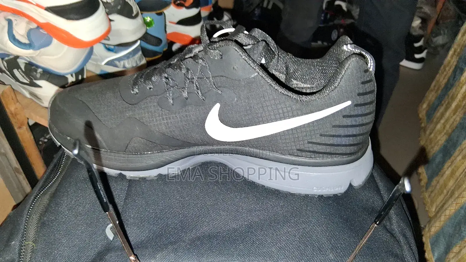 Nike Sketchers Made in Vietnam