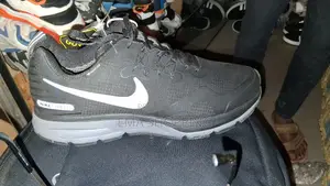 Nike Sketchers Made in Vietnam