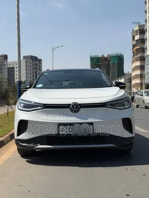 Photo - Volkswagen ID.4 2022 White