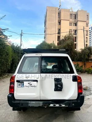 Nissan Patrol 2010 White