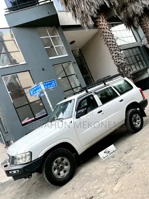 Nissan Patrol 2010 White