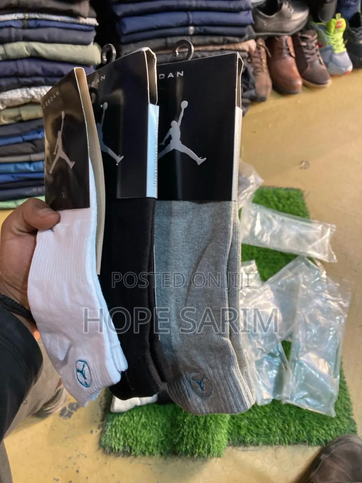 ጆርዳን Socks Middle