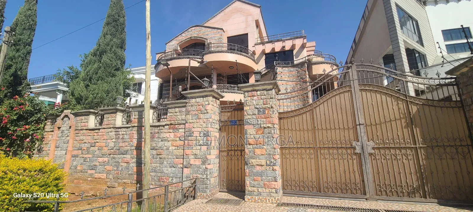 7bdrm House in Adis Ababa, Bole for sale