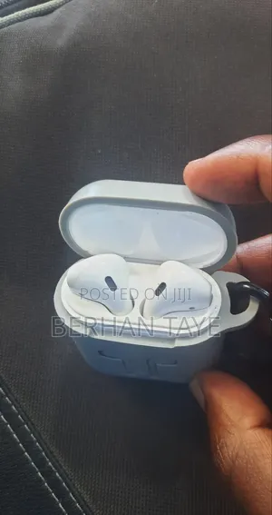 Photo - Appleairpod4generation