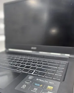 New Laptop MSI Stealth 16 AI Studio 16GB Intel Core i7 SSD 512GB