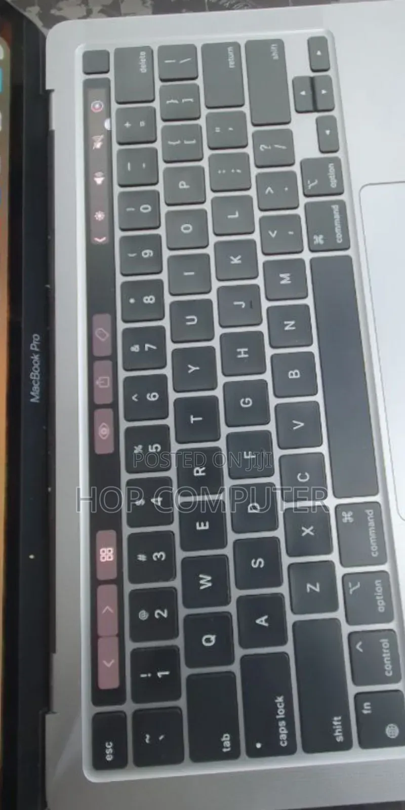 New Laptop Apple MacBook Pro 2022 M2 8GB Apple M2 SSD 256GB