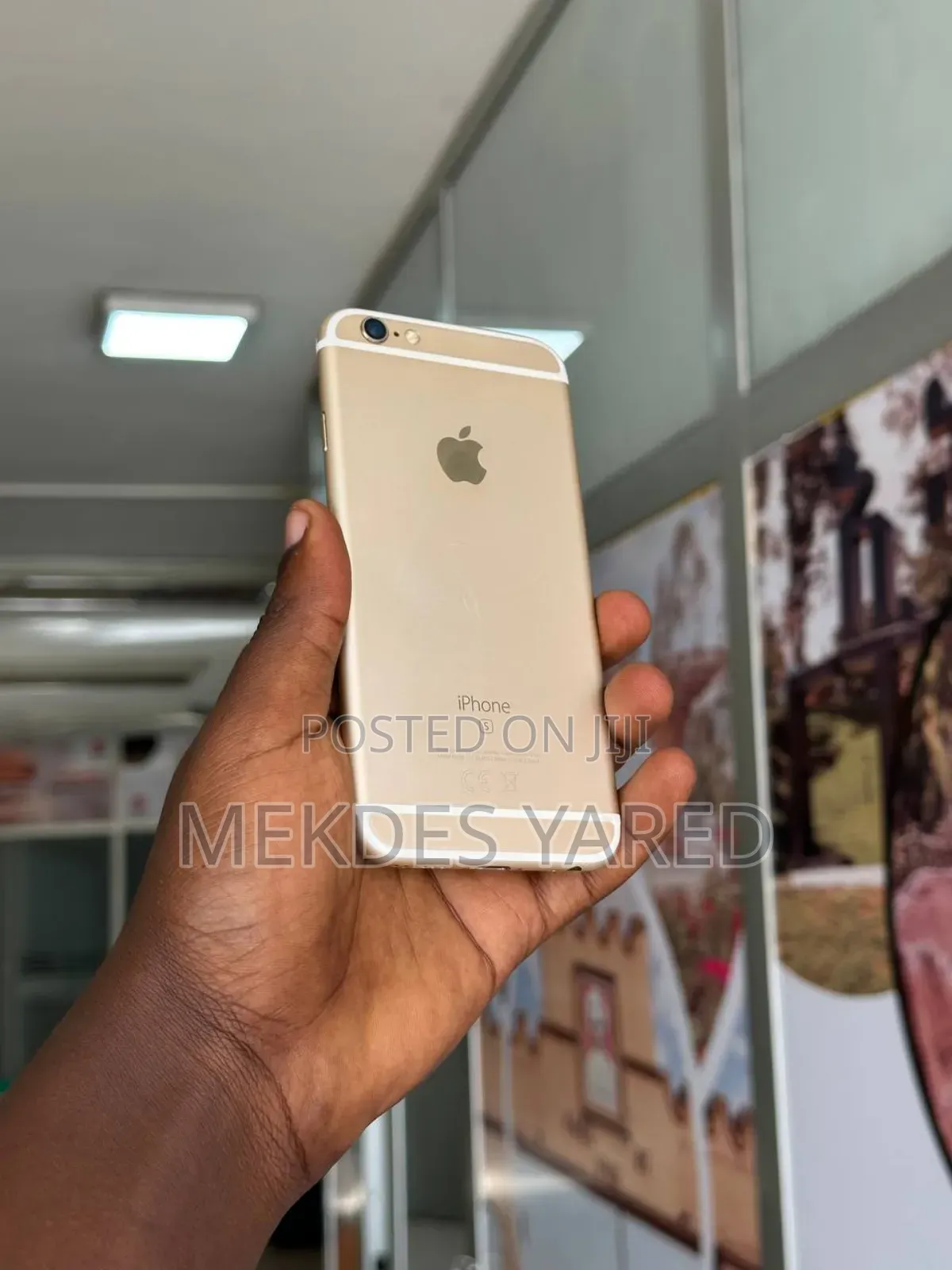 New Apple iPhone 6s 32 GB Gold