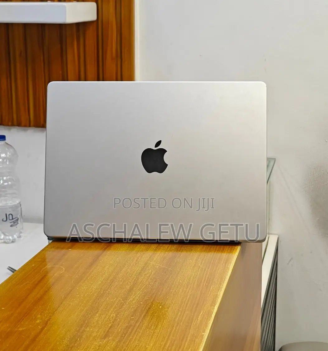 New Laptop Apple MacBook Pro M1 32GB Apple M1 Pro SSD 1T