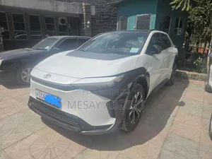 Toyota bZ4X 2023 White