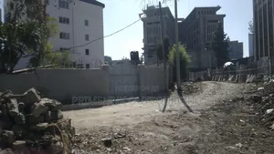 Photo - 3bdrm House in Own, Bole for rent