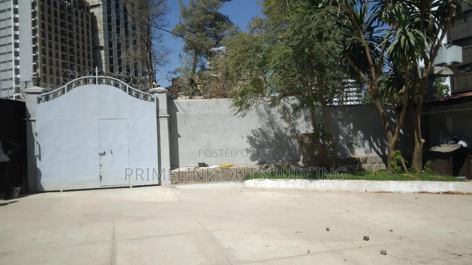 3bdrm House in Own, Bole for rent