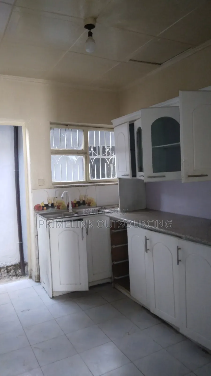 3bdrm House in Own, Bole for rent