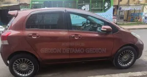 Photo - Toyota Yaris 2010 Blue