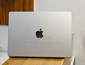 New Laptop Apple MacBook Pro M1 32GB Apple M1 Pro SSD 1T