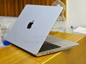 New Laptop Apple MacBook Pro M1 32GB Apple M1 Pro SSD 1T