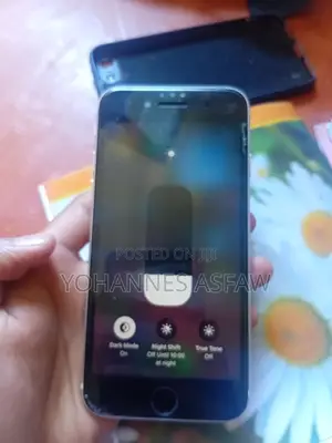 Apple iPhone SE (2022) 64 GB White