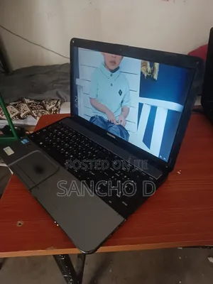 Laptop Toshiba Satellite C850 4GB Intel Core I3 SSD 256GB