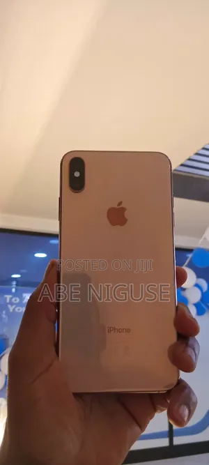 Photo - Apple iPhone XS Max 512 GB Gold