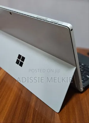 Photo - New Laptop Microsoft Surface Pro 7 8GB Intel Core I5 SSD 128GB