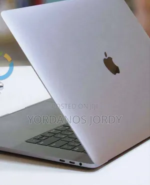 Photo - New Laptop Apple MacBook Pro 2019 16GB Intel Core I9 SSD 1T