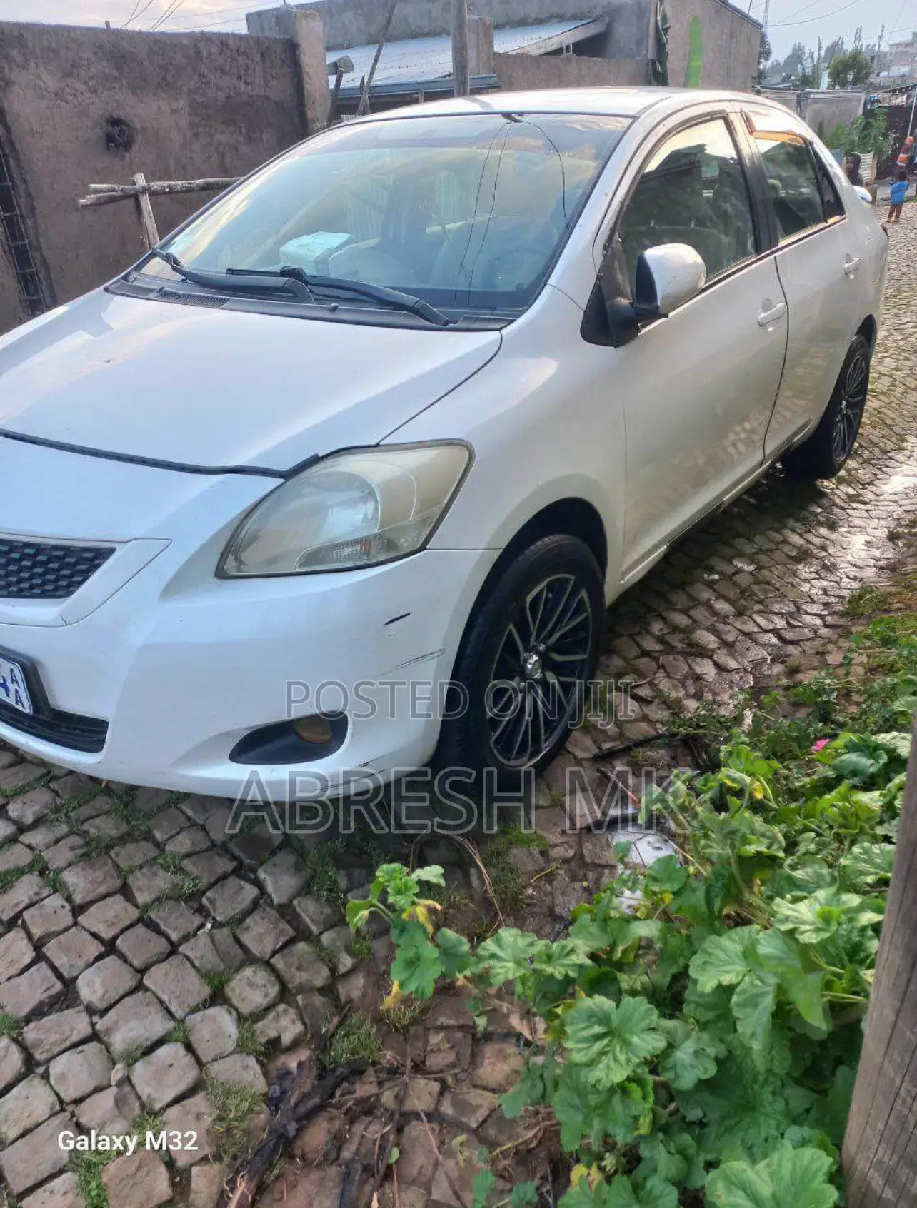 Toyota Yaris 2010 White