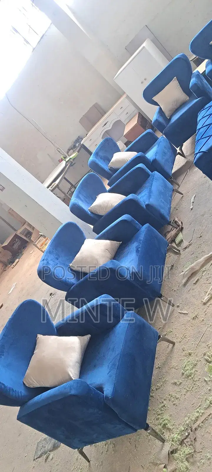 King Sofa በተመጣጣኝ ዋጋ