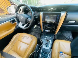 Toyota Fortuner 2017 Black