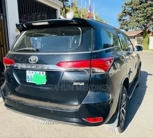 Toyota Fortuner 2017 Black