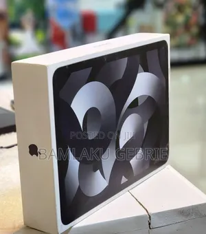 Photo - New Apple iPad Air (2022) 64 GB