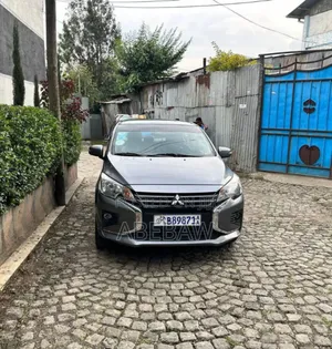 Mitsubishi Attrage 2021 Silver