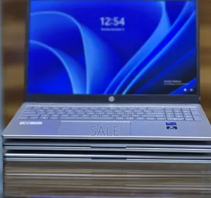 Photo - New Laptop HP 16GB Intel Core i7 SSD 512GB