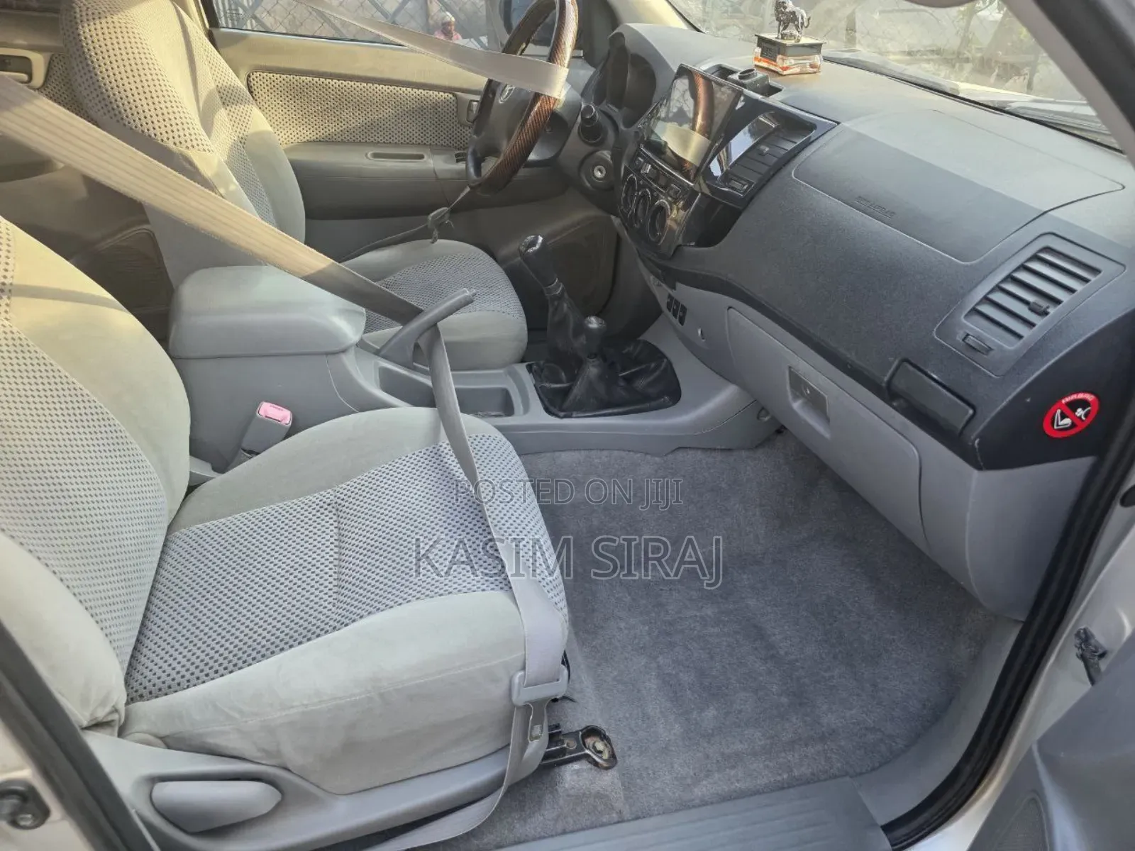 Toyota Hilux 2.5 D-4D 4X4 SRX 2009 Silver